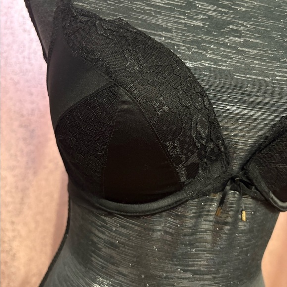 Victoria's Secret Very Sexy Bra - Picture 2 of 5